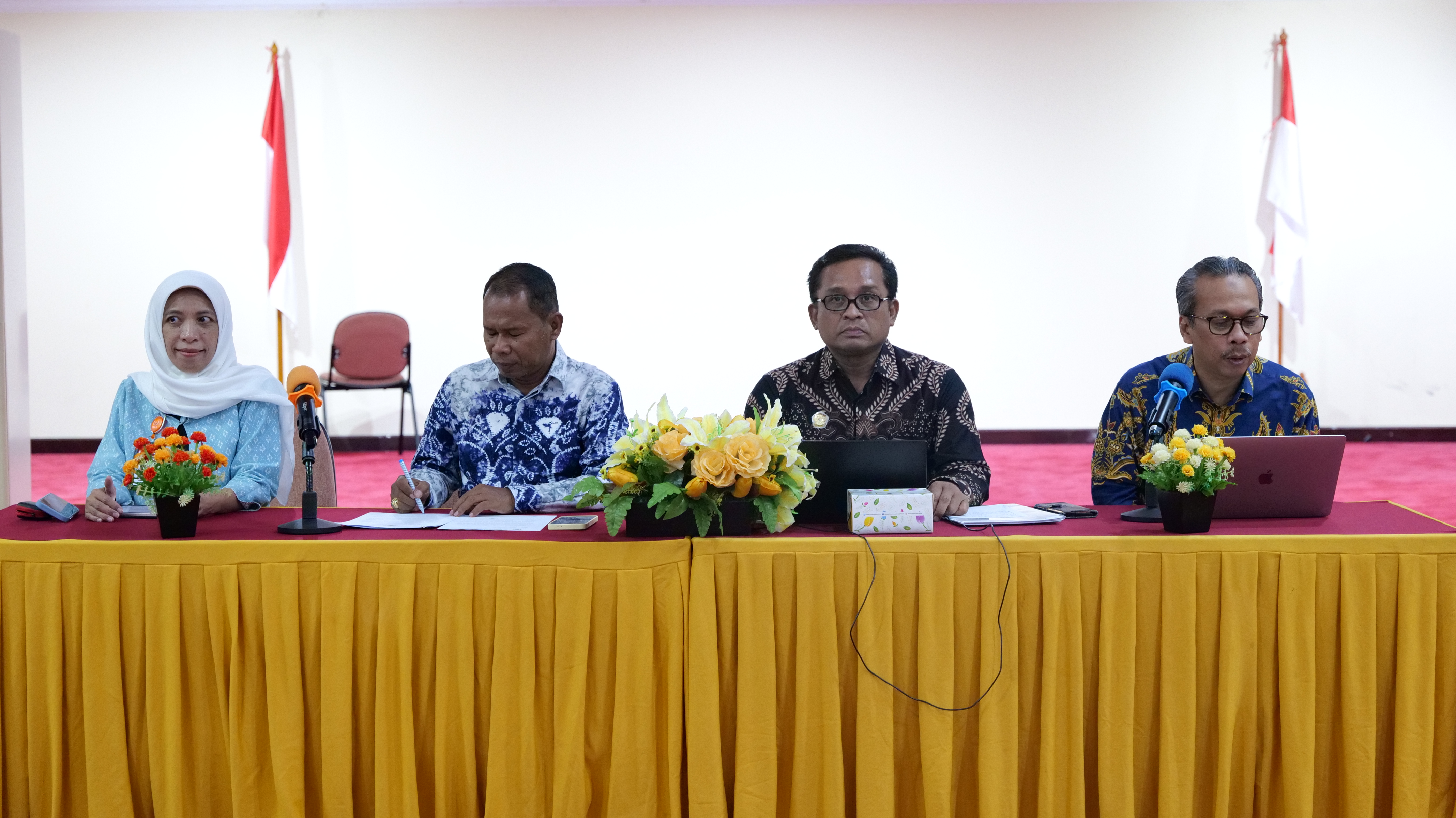 Badan Pengawas Tenaga Nuklir - Audiensi BAPETEN dengan Ketua DPRD Kabupaten Bangka Tengah Terkait Konsultasi dan Koordinasi Persetujuan Evaluasi Tapak PLTN di Pulau Kelasa, Bangka Tengah