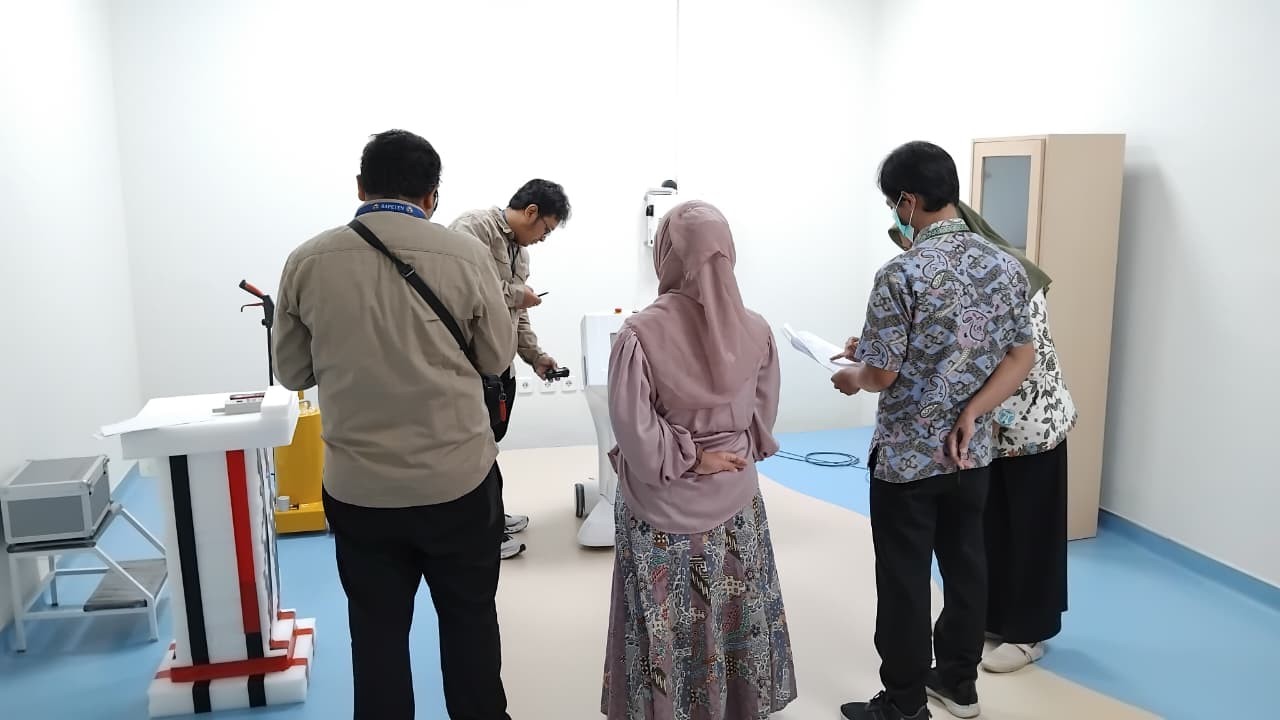 BAPETEN melakukan kegiatan Verifikasi Fasilitas Radioterapi secara paralel di RSUP Dr. Johannes Leimena Kota Ambon Provinsi Maluku dan RS. Khusus Kanker Siloam Semanggi (MRCCC Siloam Hospitals)