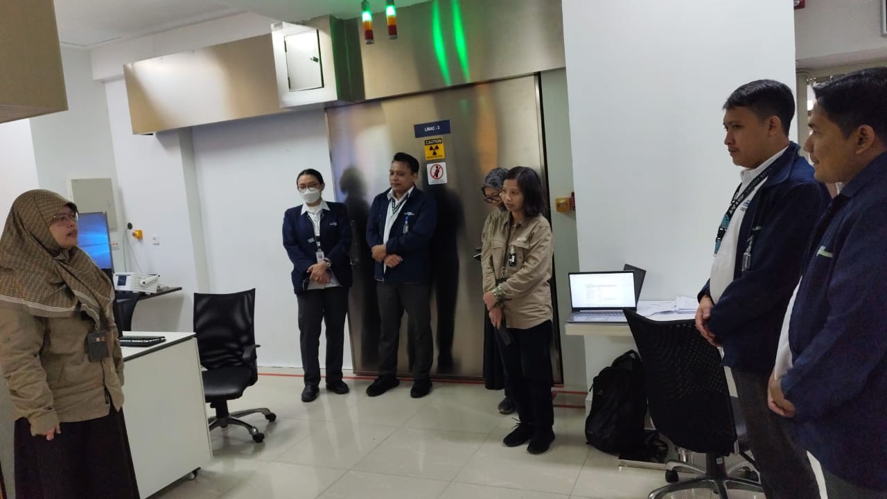 BAPETEN melakukan kegiatan Verifikasi Fasilitas Radioterapi secara paralel di RSUP Dr. Johannes Leimena Kota Ambon Provinsi Maluku dan RS. Khusus Kanker Siloam Semanggi (MRCCC Siloam Hospitals)
