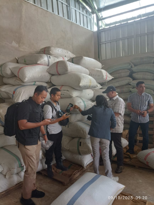 Nuclear Energy Regulatory Agency – BAPETEN Conducts Field Verification on Findings of Radioactively Contaminated Clove Commodities in Lampung