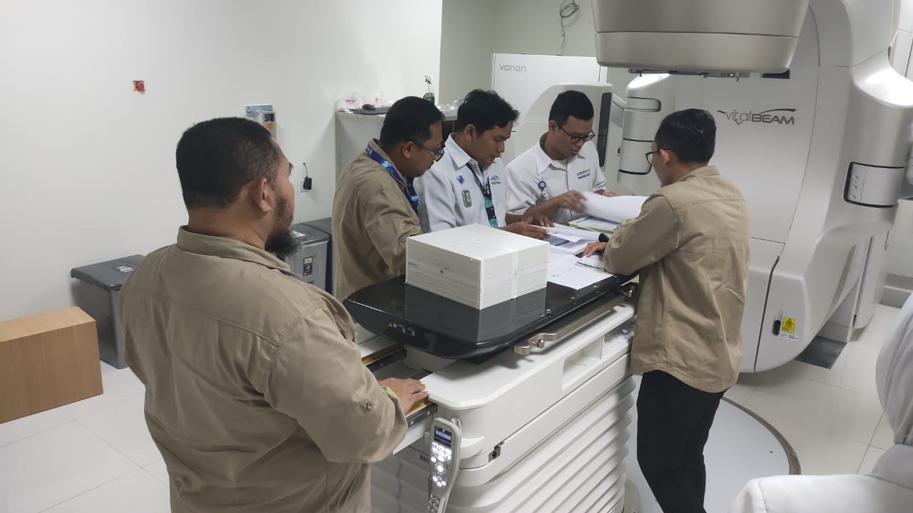 BAPETEN Pastikan Kepatuhan Perizinan Radioterapi dan Kedokteran Nuklir di RS Siloam dan RS Hermina