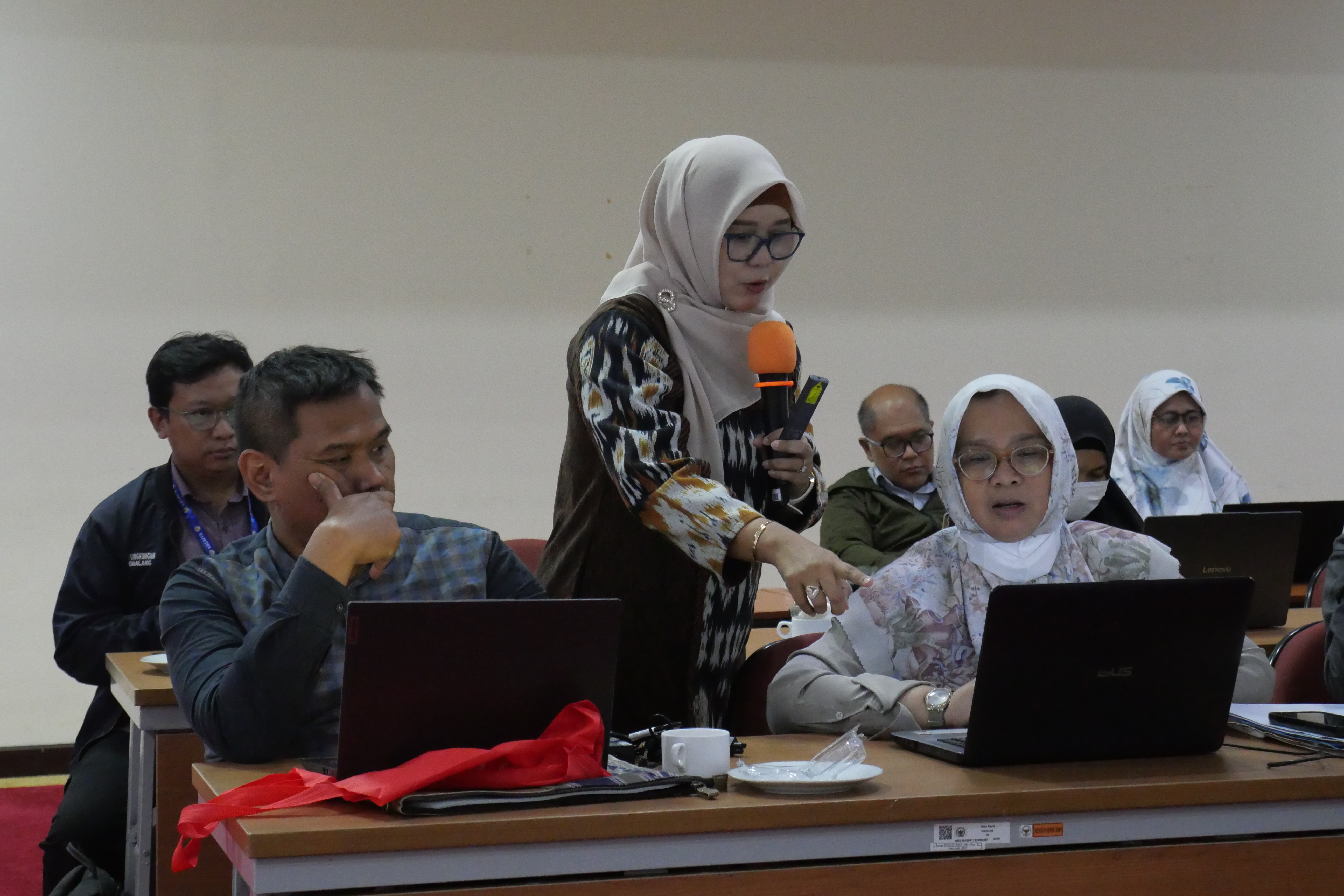 BAPETEN Enhances Employee Capacity through a Digital Literacy Seminar